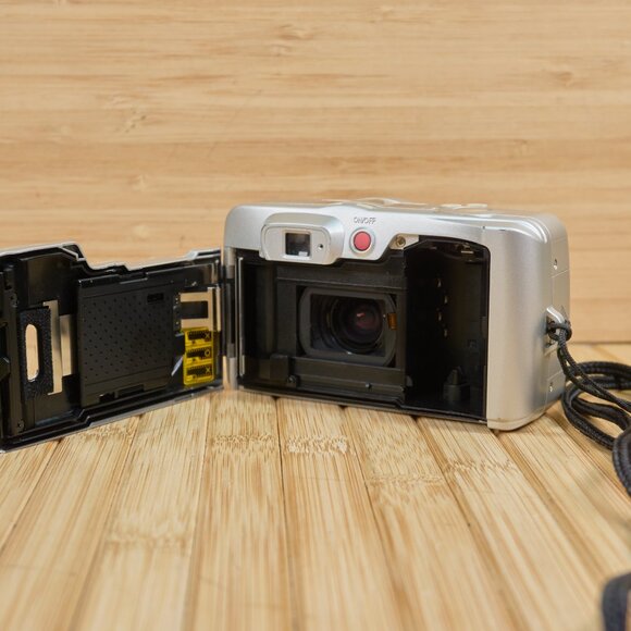 SAMSUNG Maxima Zoom 80 GLM 35mm Film Point & Shoot Camera, Millenium Edition - Picture 9 of 10